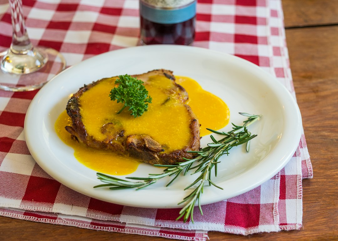Mustard-Cream Pork Chops with Green Beans